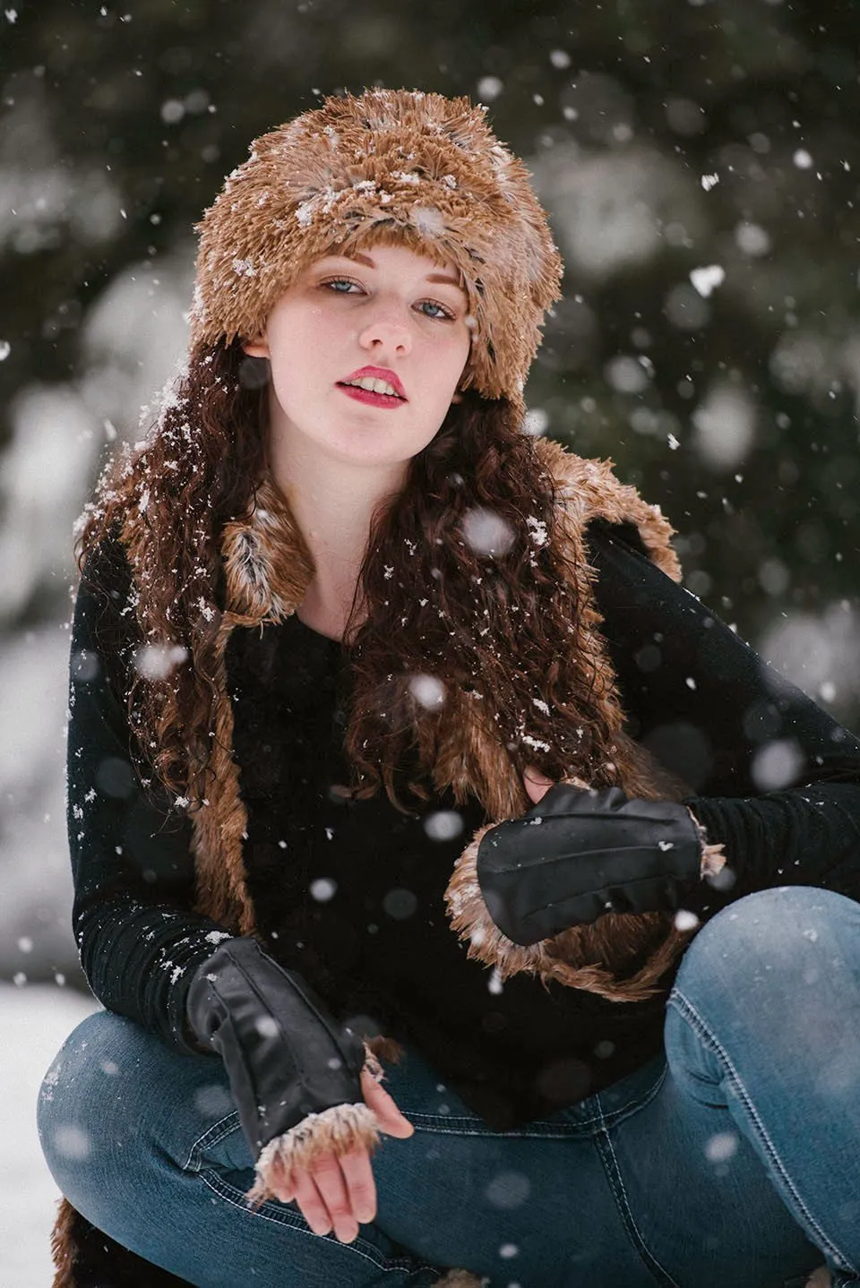 Fingerless Gloves - Vegan Black Leather lined in Fox Faux Fur