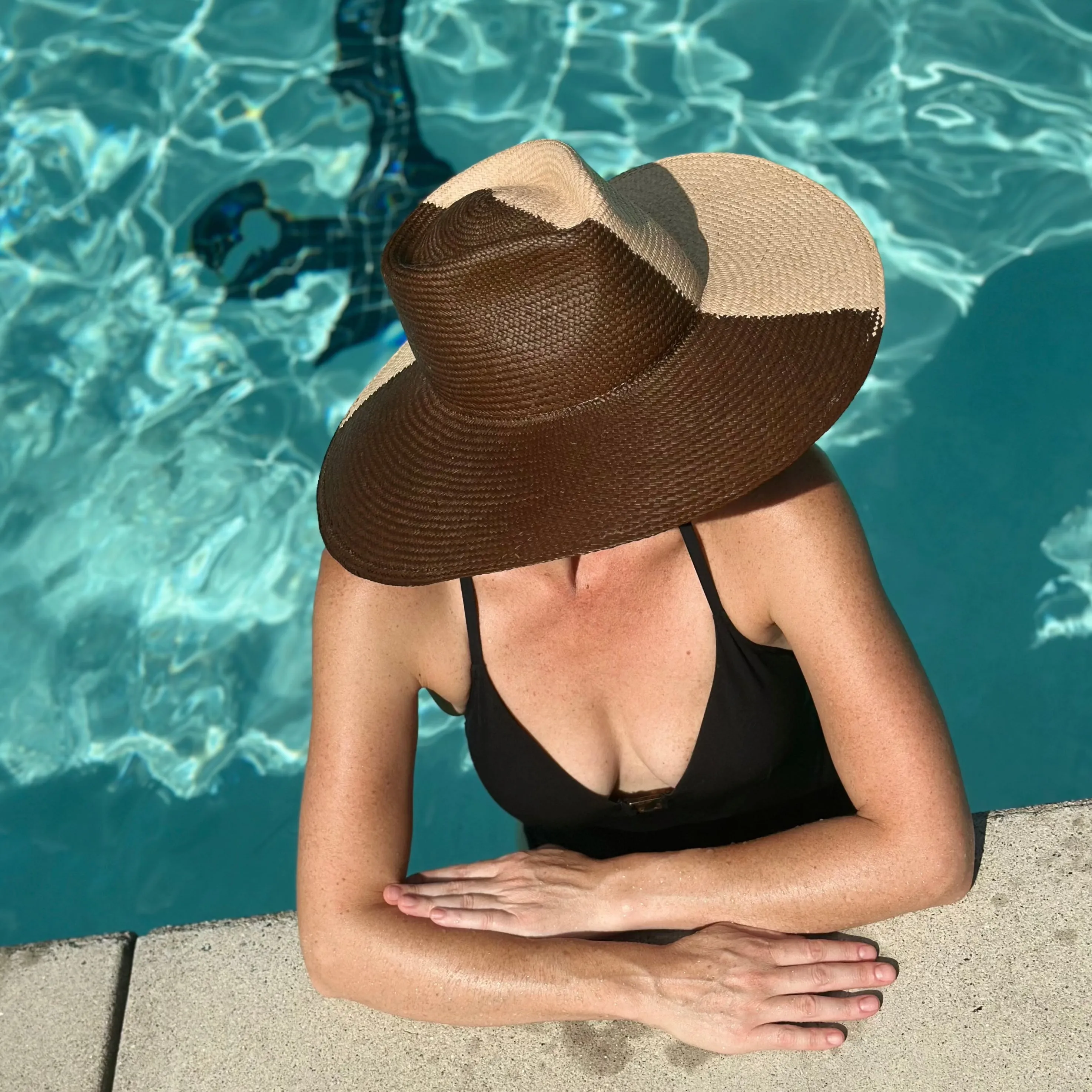 TWO-TONE STRAW HAT