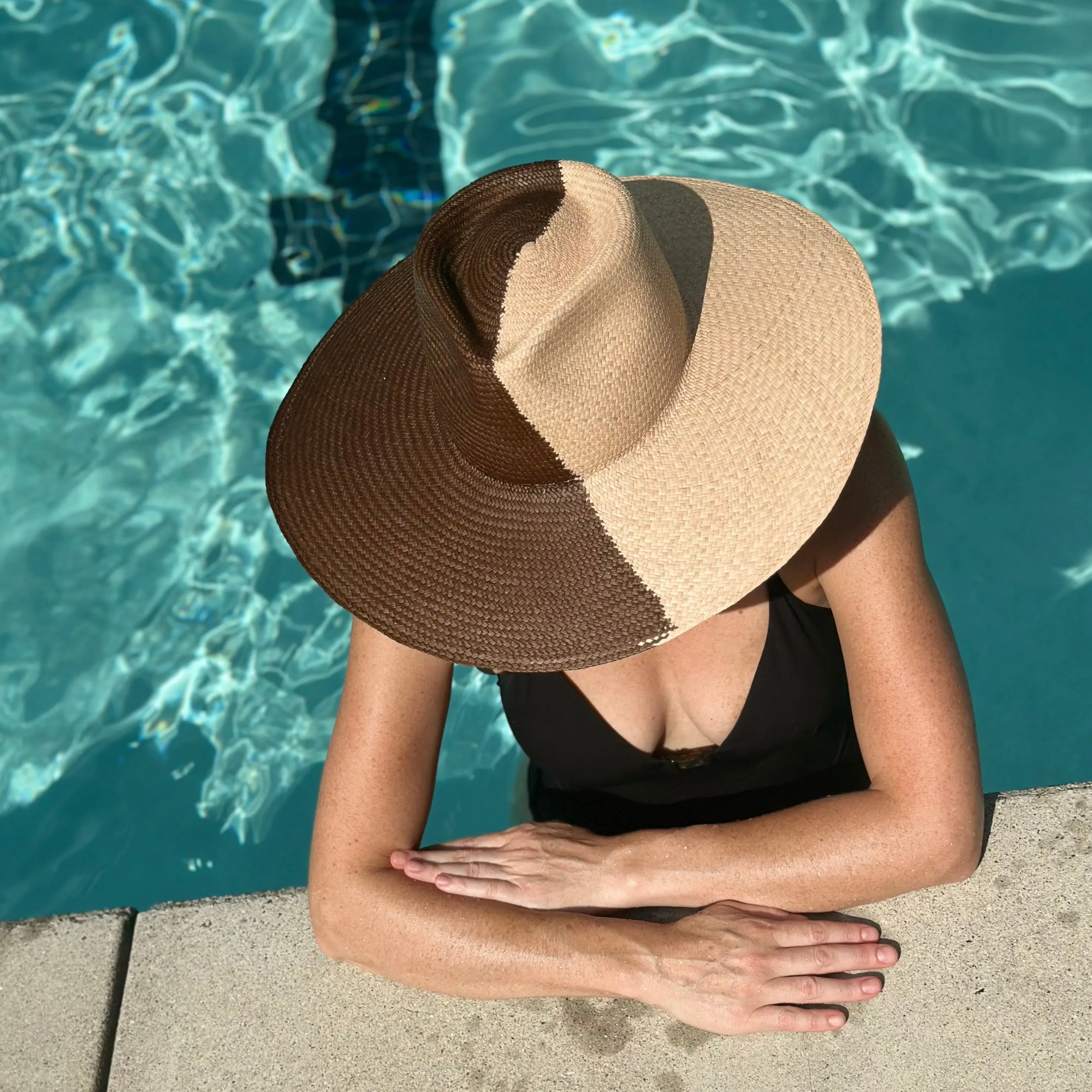 TWO-TONE STRAW HAT